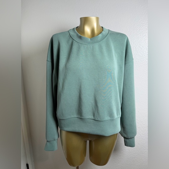 Lululemon Softstreme Perfectly Oversized Cropped Crew - Picture 2 of 8